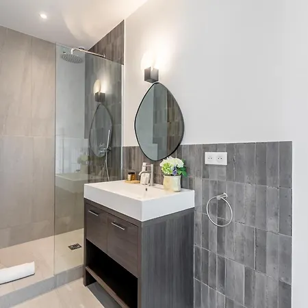 Sweett - Notre Dame Apartman